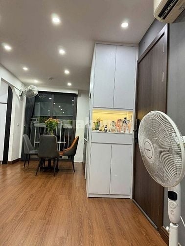 Bán gấp căn hộ ccmn Vân Hồ, dt 57m2, 2 ngủ, 1wc, full nội thất đẹp.