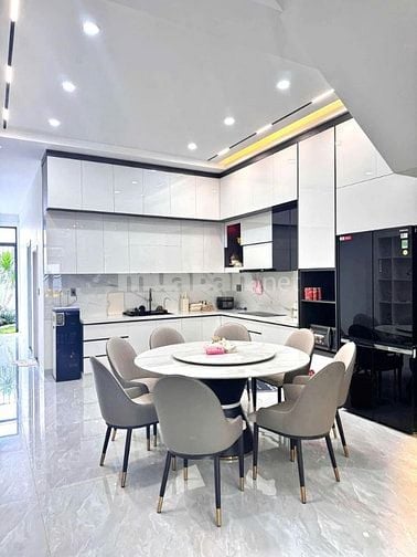 Nhà Mới Xây Một Trệt Một Lầu Sổ Hồng Đường Nhựa 2 Ô tô Gần cầu Hóa An