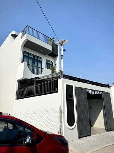 Nhà Mới Xây Một Trệt Một Lầu Sổ Hồng Đường Nhựa 2 Ô tô Gần cầu Hóa An