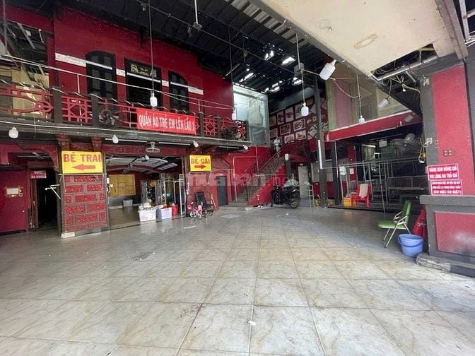 MẶT TIỀN: NGUYỄN TRÃI :21m X 30m (645m2) Giá:400triệu/tháng