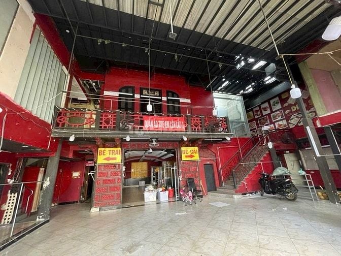 MẶT TIỀN: NGUYỄN TRÃI :21m X 30m (645m2) Giá:400triệu/tháng