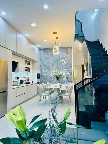 CHÍNH CHỦ CẦN BÁN NHÀ 2 LẦU ĐỪƠNG LÊ HỒNG PHONG PHƯỜNG 10 QUẬN 10 2tỷ8