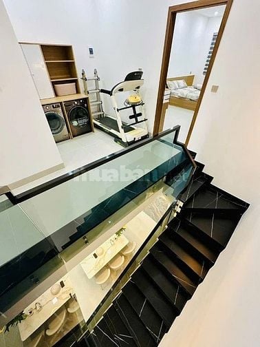 CHÍNH CHỦ CẦN BÁN NHÀ 2 LẦU ĐỪƠNG LÊ HỒNG PHONG PHƯỜNG 10 QUẬN 10 2tỷ8