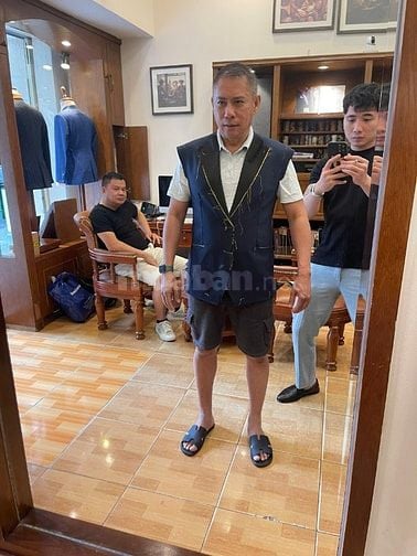 Cần tuyển nhân viên bán hàng thông thạo tiếng anh