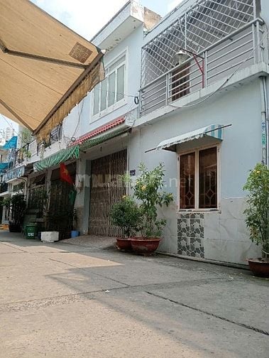  Nhà nguyên căn hẻm 3m Lũy Bán Bích, DT: 3,5m x 5,5m, gác suốt