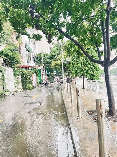 Bán nhà 5,5T mặt Hồ Hoàng Cầu DTXD 48m2 MT 3.5m đường hè 6m 20,9ty.
