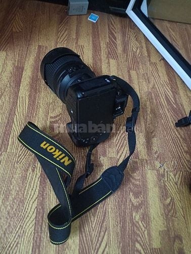 Hà nội bán Nikon d5600+len 18-140 mới tình chính hãng