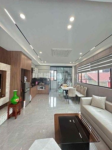 NHÀ PHỐ NGUYỄN SƠN 6TẦNG THANG MÁY - PHÂN LÔ HÀNG KHÔNG - GARA OTO