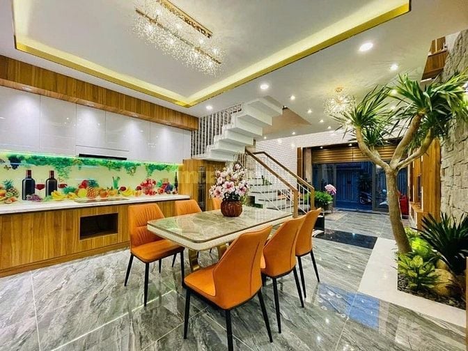 Cần vốn bán nhà đường Hoa Sứ P2 Phú Nhuận 60m2 giá 2tỷ850 4PN 4WC