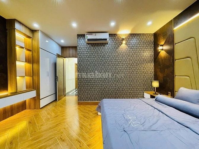 Cần vốn bán nhà đường Hoa Sứ P2 Phú Nhuận 60m2 giá 2tỷ850 4PN 4WC