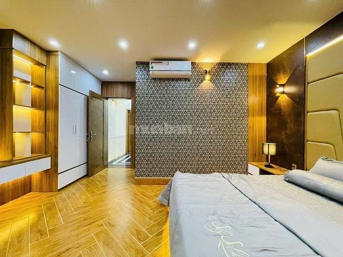 Cần vốn bán nhà đường Hoa Sứ P2 Phú Nhuận 60m2 giá 2tỷ850 4PN 4WC