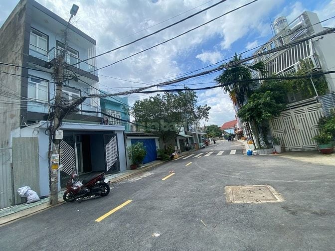NHÀ 3 TẦNG - GIÁ 6,5TỶ, ĐƯỜNG 10M, CÁCH LÊ VĂN LƯƠNG CHỈ 50M