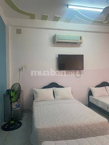 Chính Chủ Cần Bán Khách Sạn Cam Ranh – Mặt Tiền Đẹp, Giá Cực Tốt!