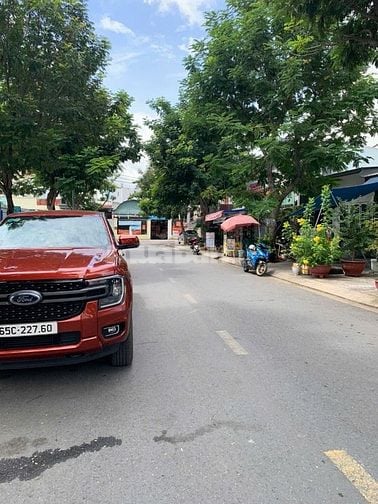 Mặt bằng kinh doanh 100 m2 PhạmThị Ba (ngã tư HTP- Nguễn Thị Thập) Q7