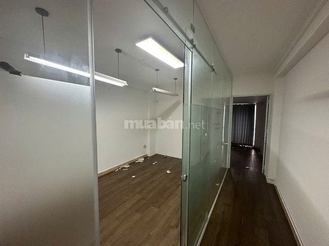 CHO THUÊ NHÀ MẶT TIỀN HOA HỒNG P7 PHÚ NHUẬN 80m2 4 TẦNG 40tr/th.