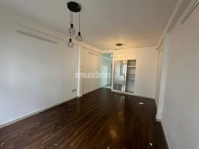 CHO THUÊ NHÀ MẶT TIỀN HOA HỒNG P7 PHÚ NHUẬN 80m2 4 TẦNG 40tr/th.