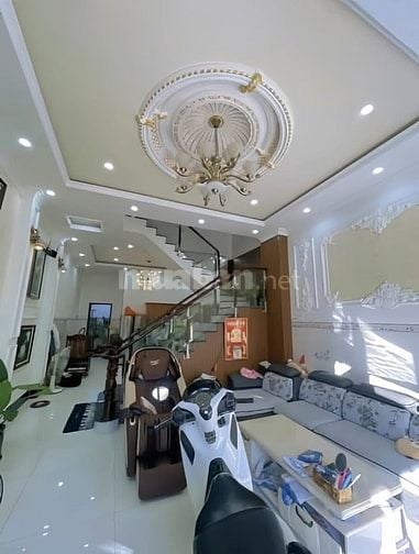 Đi nước ngoài định cư bán gấp nhà ở đường Tăng Nhơn Phú, phường Phước 