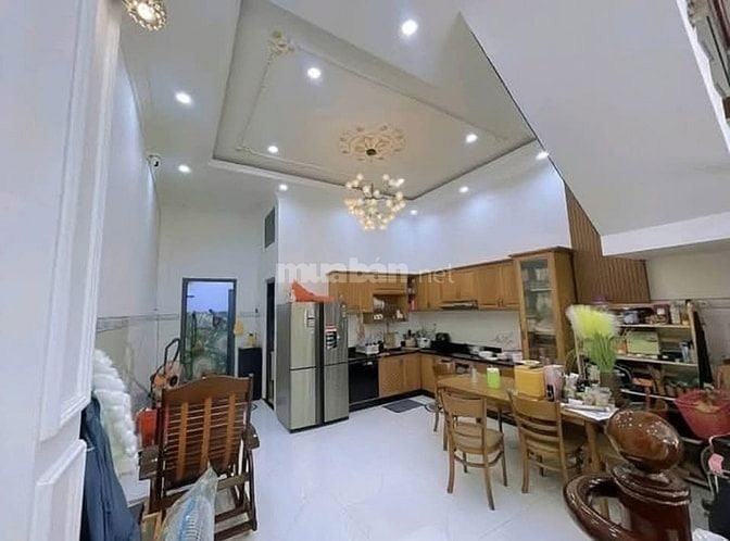 Đi nước ngoài định cư bán gấp nhà ở đường Tăng Nhơn Phú, phường Phước 