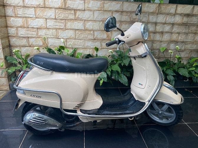 Bán Piaggio Vespa Lx chính chủ màu vàng kem