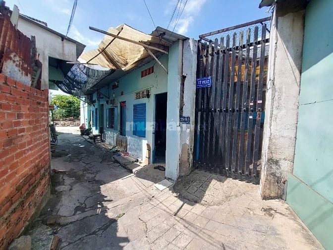 Bà cô mình lớn tuổi bán gấp nhà củ chia cho các con để về quê  diên tí