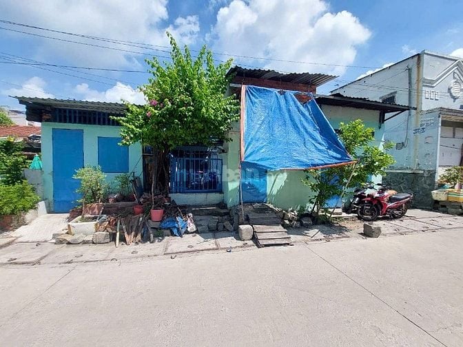 Bà cô mình lớn tuổi bán gấp nhà củ chia cho các con để về quê  diên tí