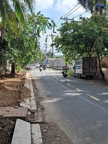 Bán đất mặt tiền Công Lý quận Thủ Đức giá 120 tỷ
