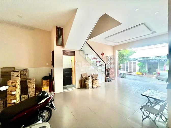 Trần Thị Liền, Ngang khủng 9x10m, 04 tầng.