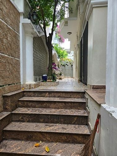 Cho thuê gấp biệt thự APAK, dt 10m x 17m, gần metro an phu Q2