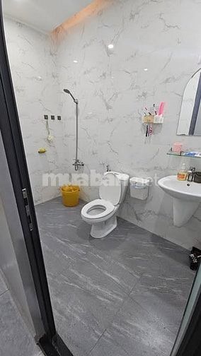 4,89 tỷ Nhà hẻm xe hơi P8 3x14 ( 1 lầu ) nhà đẹp ở liền
