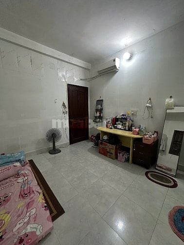 Cần nữ ở ghép. Phòng gần công viên phần mềm Quang Trung