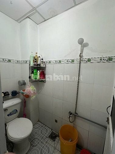 Cần nữ ở ghép. Phòng gần công viên phần mềm Quang Trung