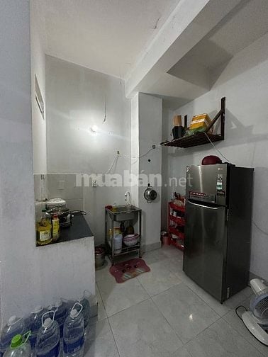 Cần nữ ở ghép. Phòng gần công viên phần mềm Quang Trung