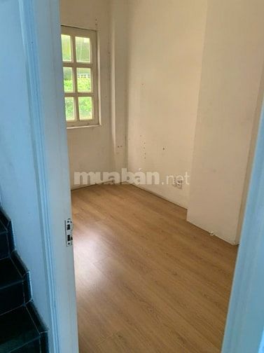 Cho thuê nhà nguyên căn mặt tiền hẻm lớn