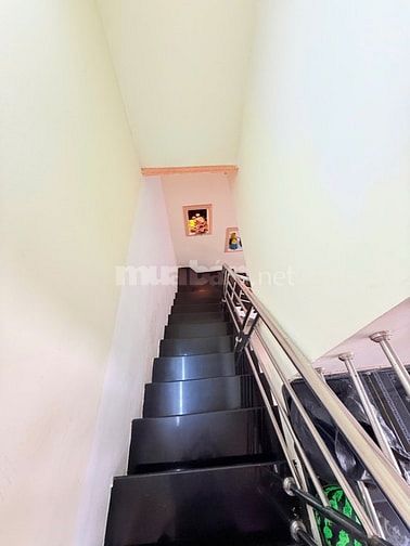 Bán nhà q4 3tỷ 9 diện tích sử dụng 64m2