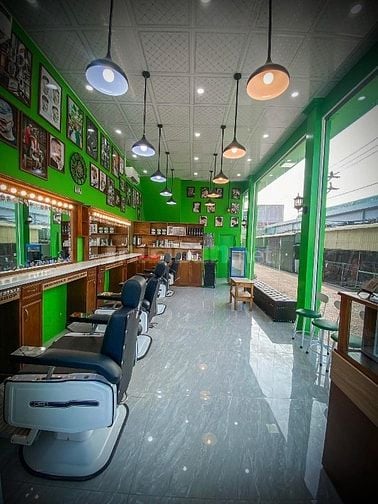 Sang nhượng tiệm tóc Nam có lượng khách nhất định