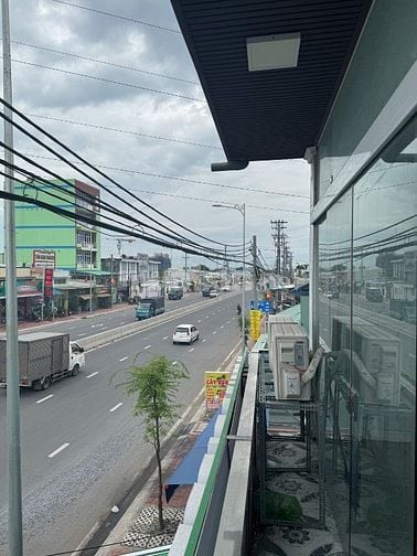 Sang nhượng tiệm tóc Nam có lượng khách nhất định