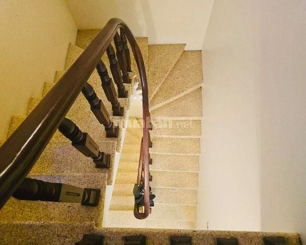 Bán nhà Tân Ấp ngõ rộng thoáng DT56m2 , mặt tiền rộng gần oto