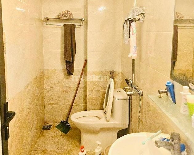 Bán nhà Tân Ấp ngõ rộng thoáng DT56m2 , mặt tiền rộng gần oto