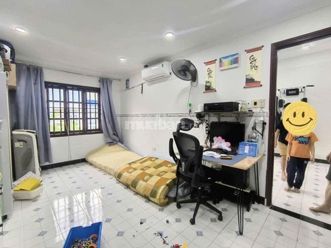 Chung cư CMT8, P15, Quận 10: 50m2, 1p ngủ, ban công, 7tr/th