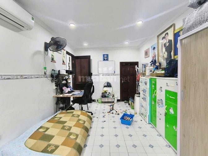 Chung cư CMT8, P15, Quận 10: 50m2, 1p ngủ, ban công, 7tr/th