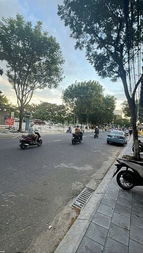Nhà Nguyên Căn Mặt tiền Kinh Doanh - Văn Phòng- Siêu Thị