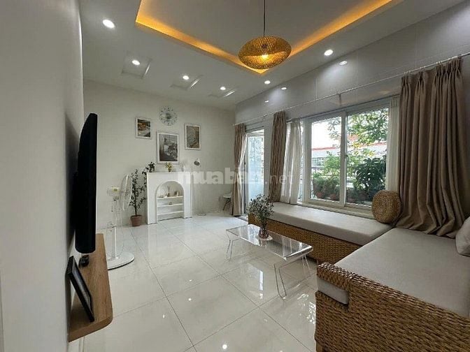 CHÍNH CHỦ BÁN CĂN HỘ GÓC 74M2 – VIEW ĐẸP – FULL NỘI THẤT CAO CẤP – GIÁ