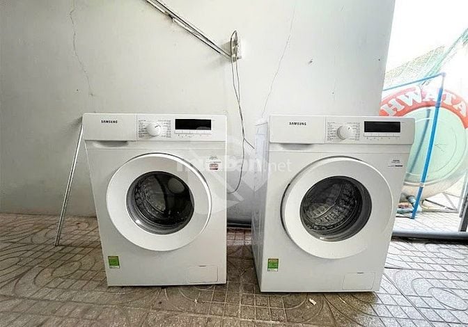   Cần bán gấp căn hộ dịch vụ đường 49 Võ Văn Hát.