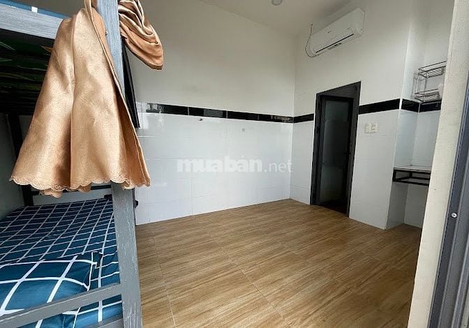   Cần bán gấp căn hộ dịch vụ đường 49 Võ Văn Hát.