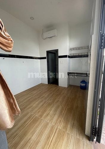  Cần bán gấp căn hộ dịch vụ đường 49 Võ Văn Hát.