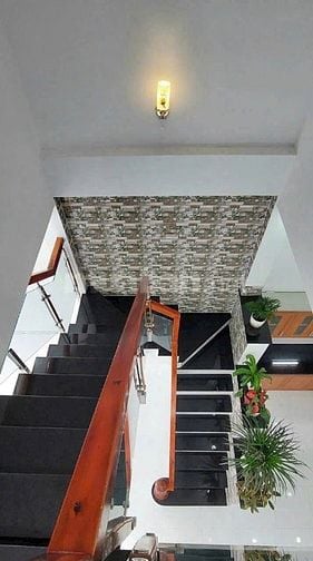 CẦN RA GẤP DÃY TRỌ THIỆN CHÍ LIÊN HỆ 