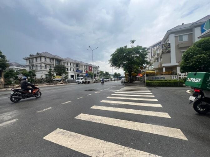 Nhà MT Liên Phường giá tốt- gần Global City cách Thảo Ðiền 5p
