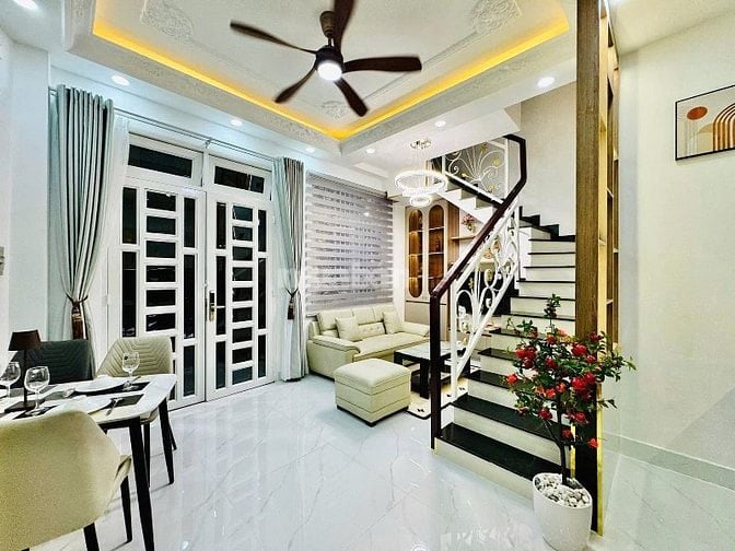 Nhà Mới,Thích Quảng Đức 4Tầng,Ngang 5,4m,3PN,An Ninh, sạch sẽ 