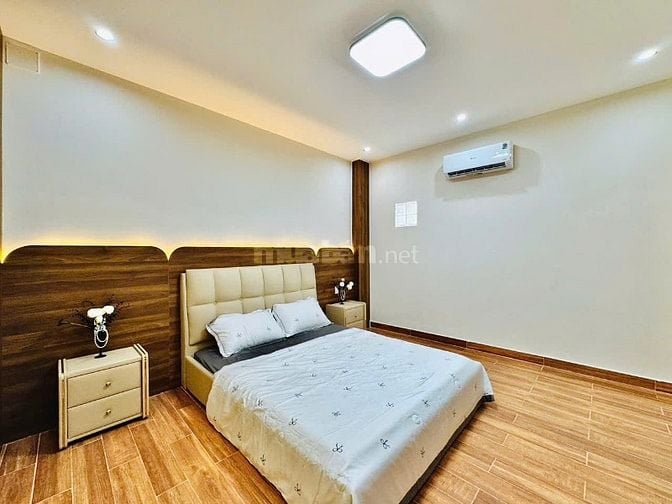 CHÍNH CHỦ BÁN NHÀ ĐẸP MỚI XÂY ĐÚC 1LẦU 3PN HẺM XE HƠI VÔ NHÀ
