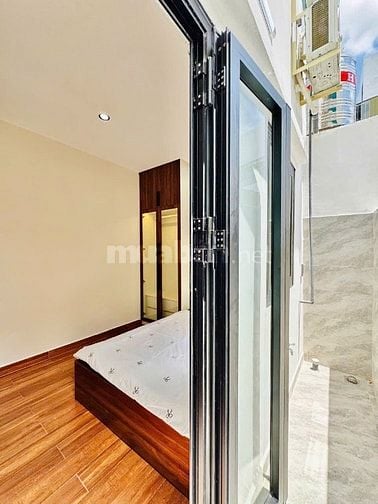 CHÍNH CHỦ BÁN NHÀ ĐẸP MỚI XÂY ĐÚC 1LẦU 3PN HẺM XE HƠI VÔ NHÀ